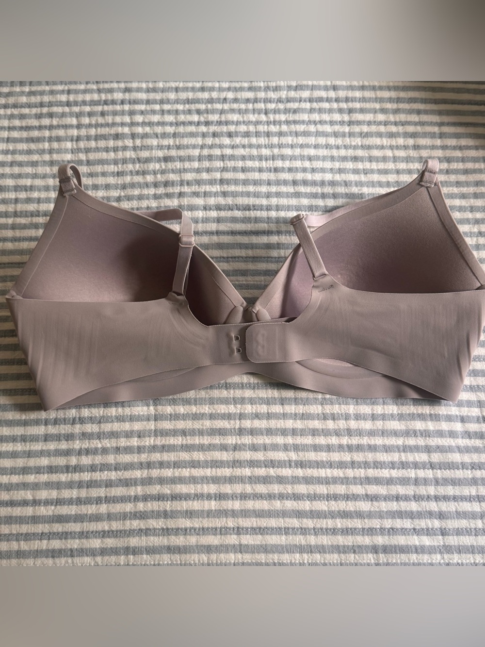 EBY Pain Free T-Shirt Bra- Color Raindrop - Picture 6 of 9